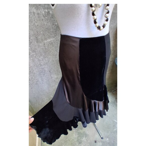 Black Pretty Velvet Satin mix Swirl skirt Size 10 LAURA PETITES - Picture 2 of 4